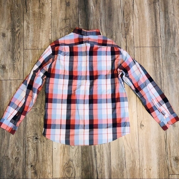 Eddie Bauer Classic Fit Casual Button Down Shirt - Picture 5 of 9